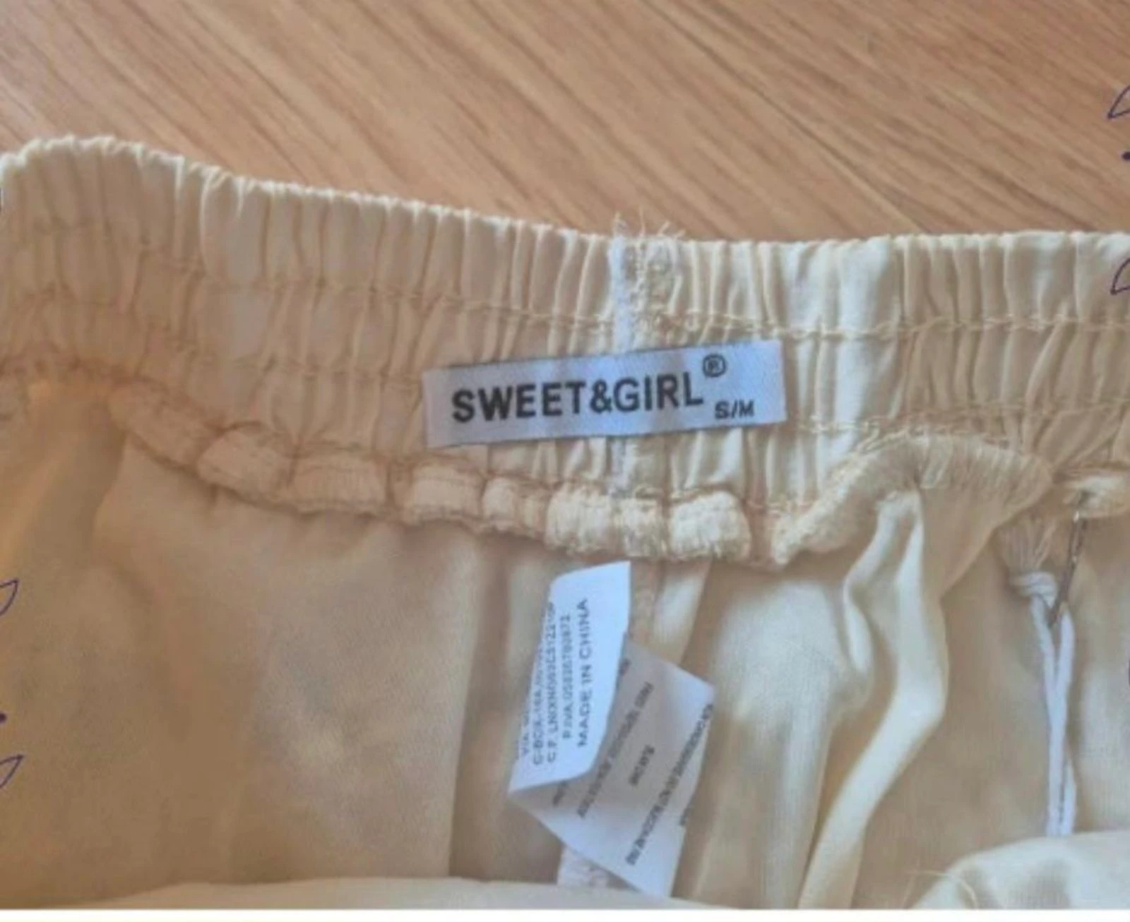Nieuwe kanten shorts met voering, crèmekleur, maat S/M – photo 4